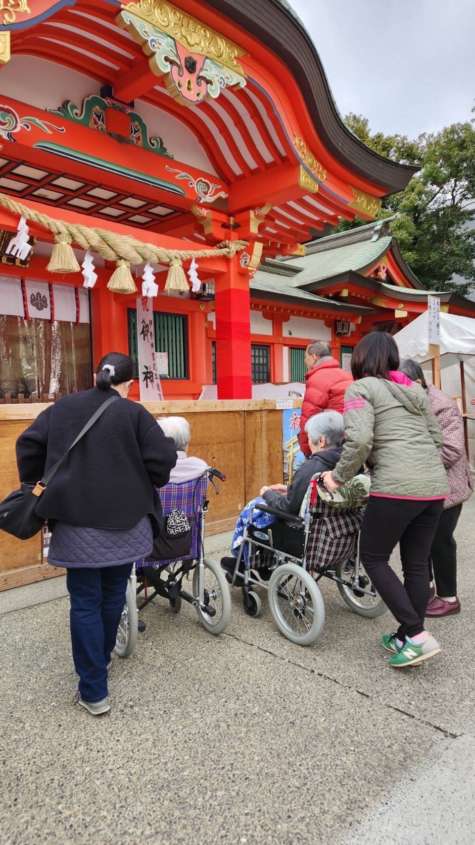 お参りの様子