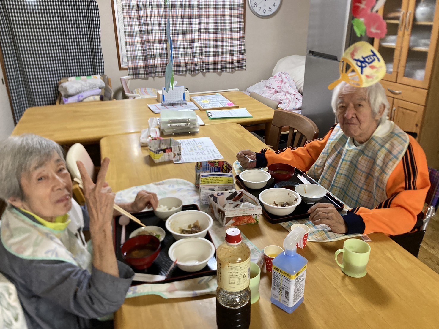 楽しくお食事をしている利用者様