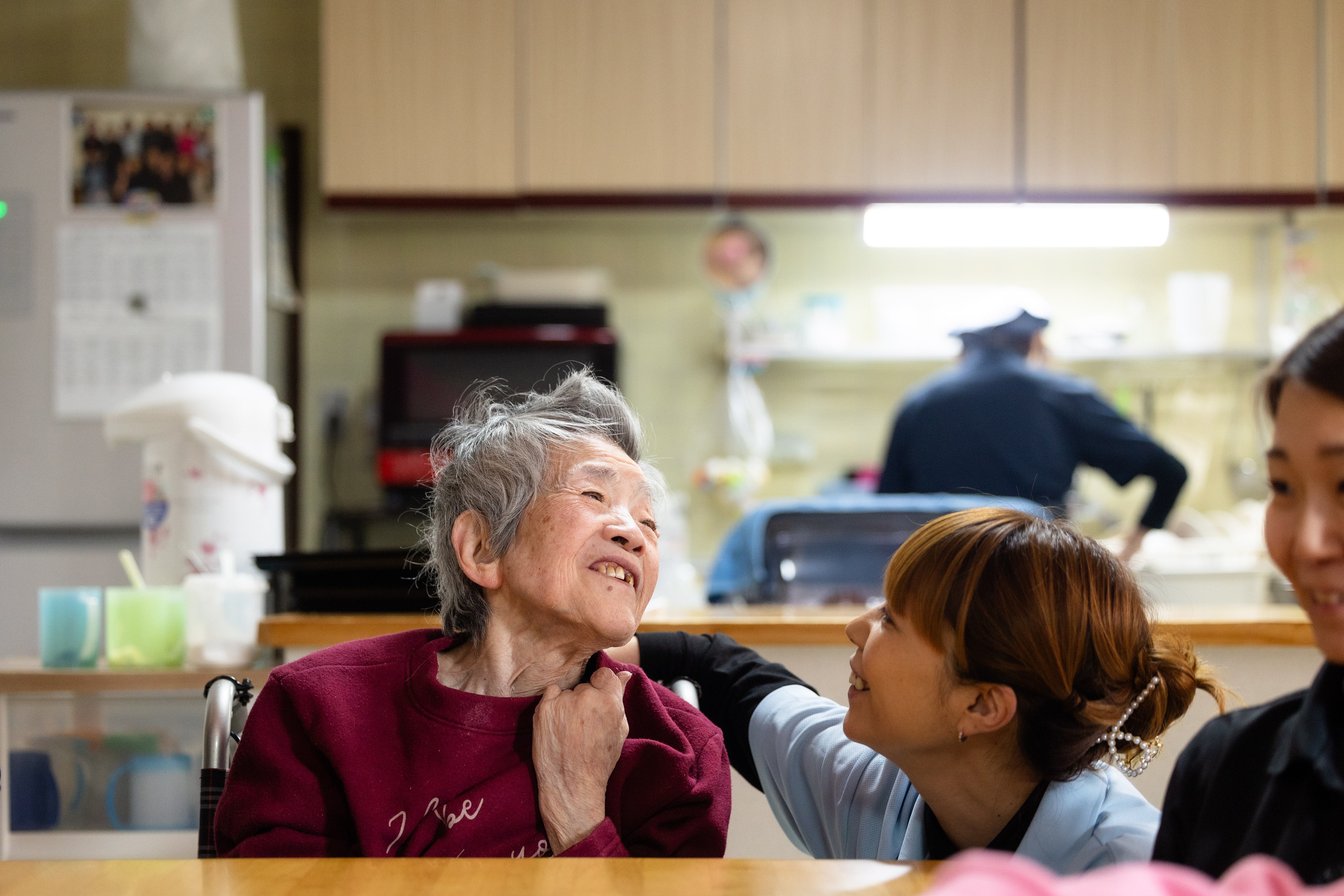利用者の方とふれあう写真